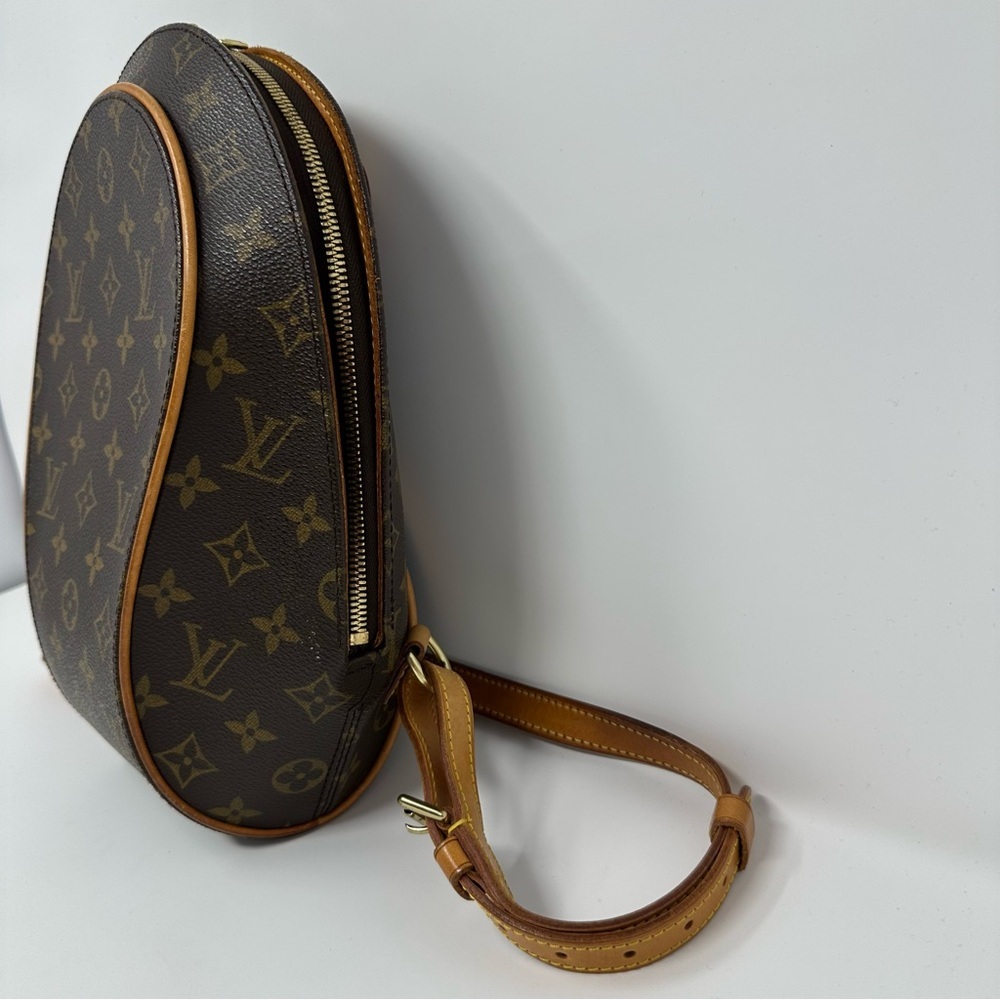 Louis Vuitton Brown and Tan Monogram Backpack - Picture 3 of 16